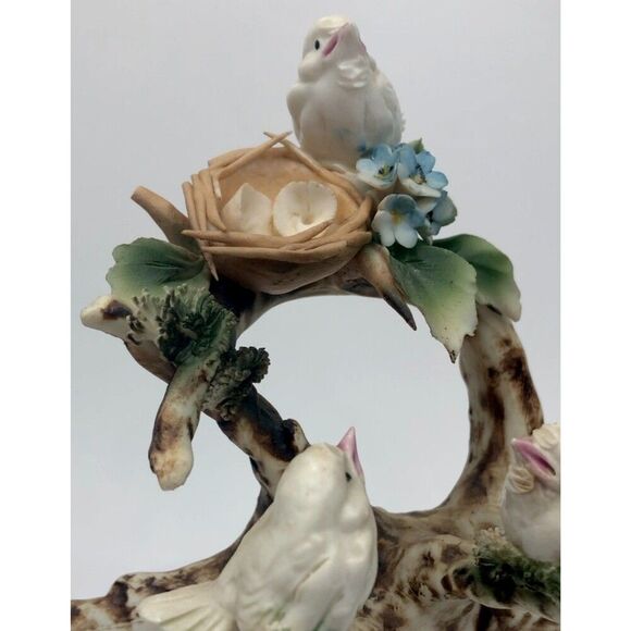 Capodimonte Italy Porcelain Mama Bird & Baby Birds Just Hatched Figurine 1980s - Picture 4 of 16